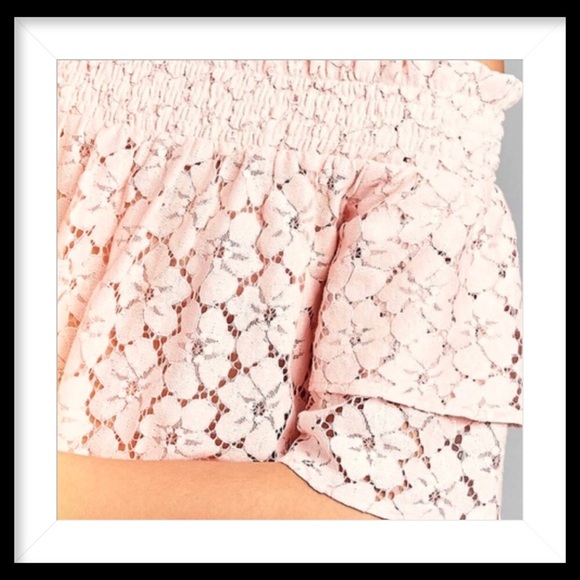 Women’s Off the Shoulders Smocked Lace Top - Picture 5 of 7